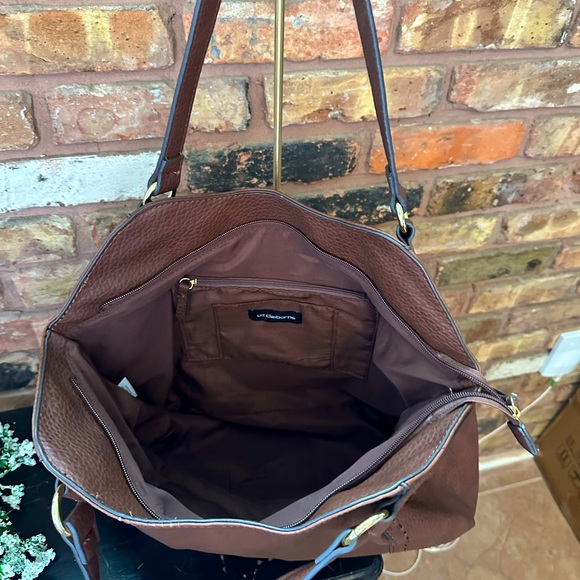 LIZ Claiborne brown purse with gold hardware. - Picture 7 of 7